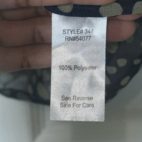 Cabi Womens Small Top Ombre Bubble Dot Blue Sleeveless Chiffon Cross Over Sz M - Picture 5 of 6